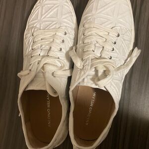 Antonio Melani White Sneakers size 9.5 new without box